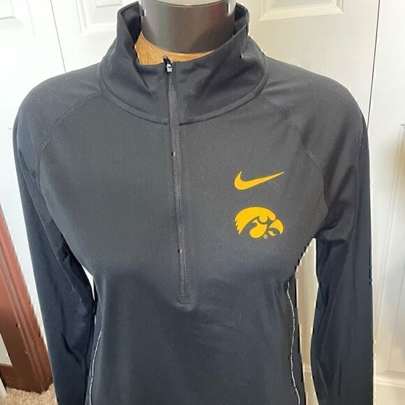 Nike DriFit Iowa Hawkeyes Womens Medium Half ZIP Pullover - Picture 1 of 5